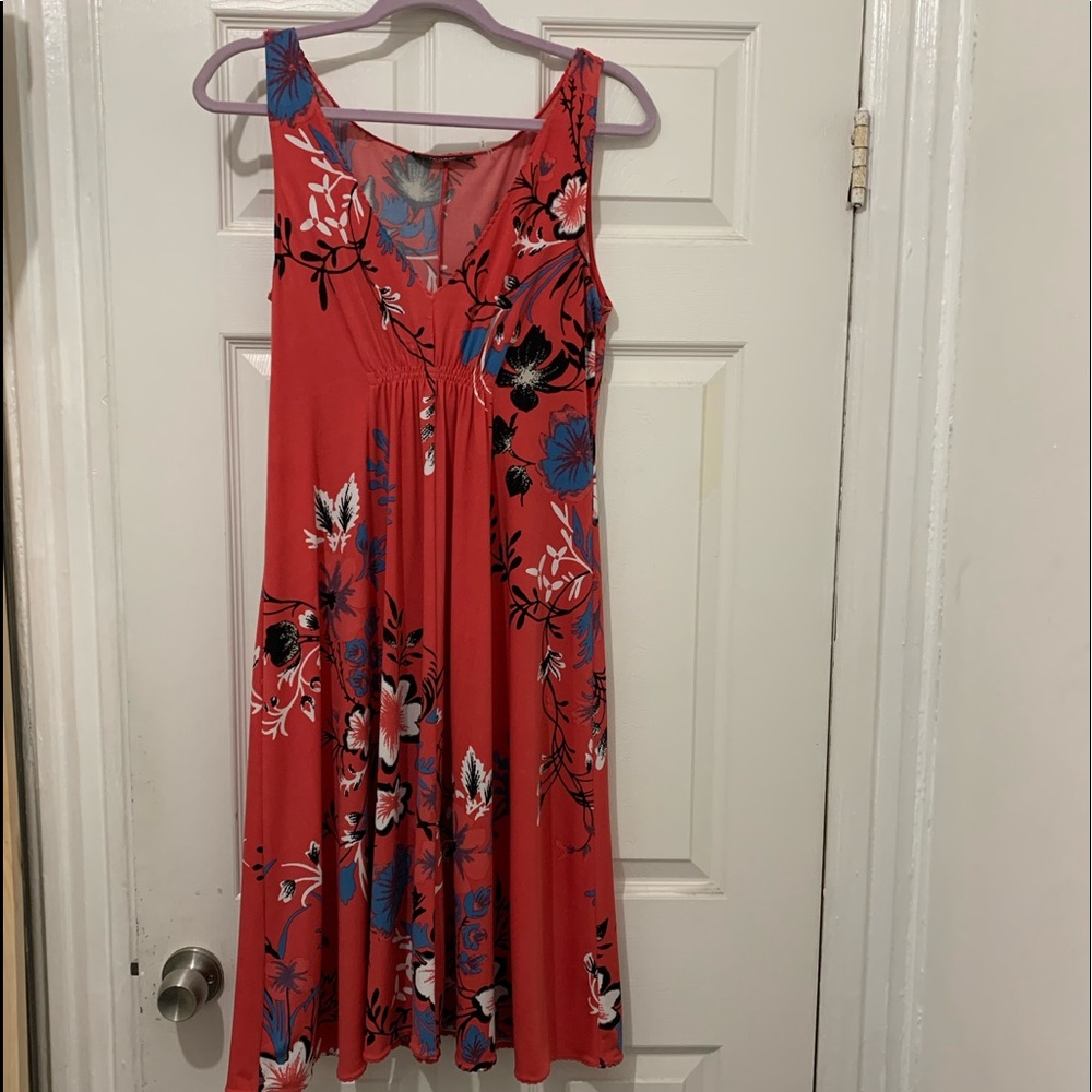 Tahari Sleeveless Red Floral Dress Size M 👗